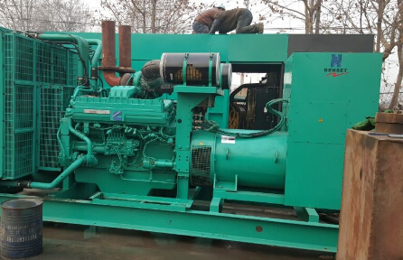 裕华发电机组如何判断水冷式机油散热器内部是否需要清洗？